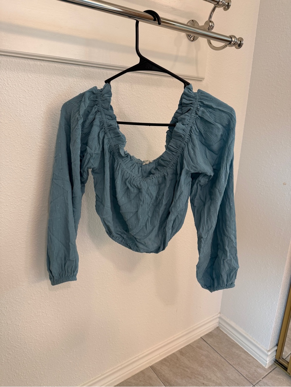 En Creme Teal Blue Smocked V-Neck Long Sleeve Crop Top